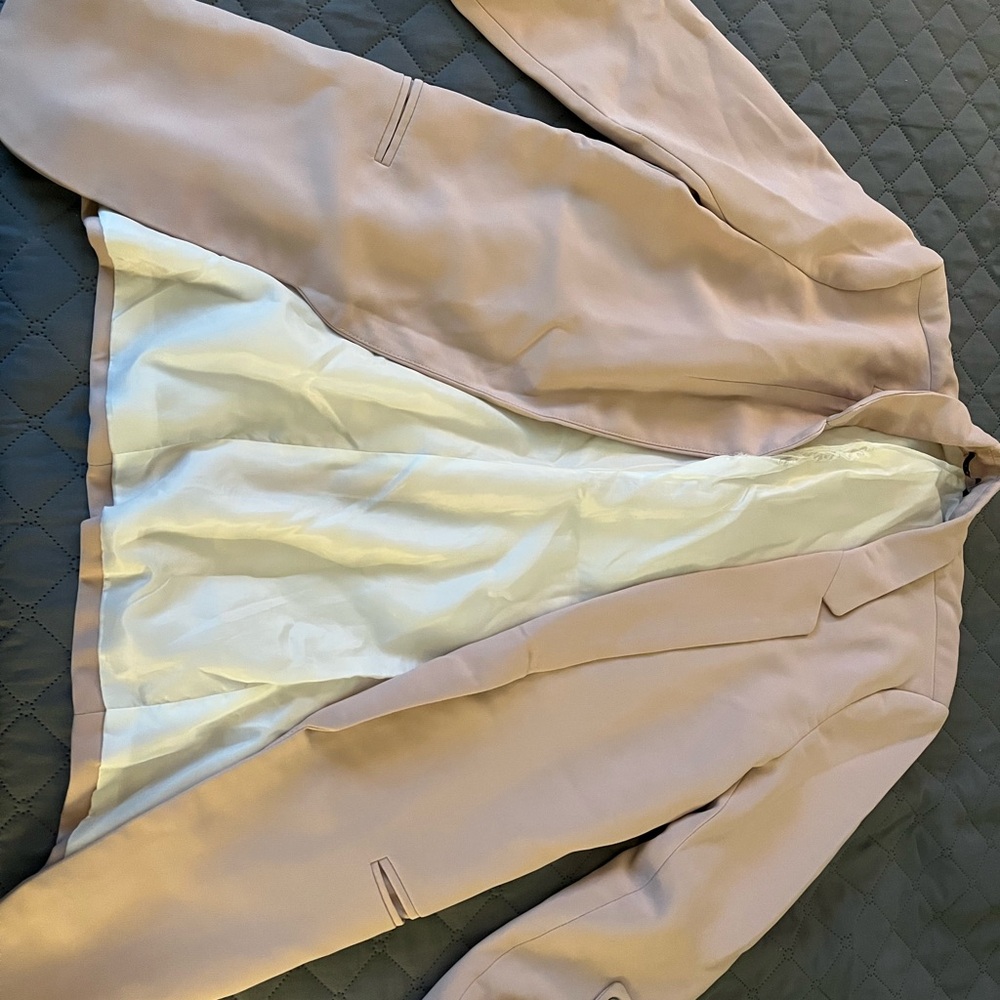 Elegant Women's Blush Blazer